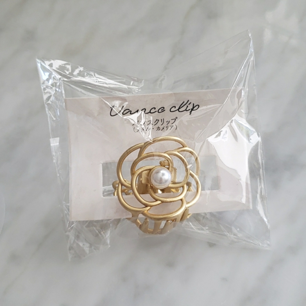 Camellia Flower Metal Hair Claw Clip Champagne Gold Faux Pearl NWOT